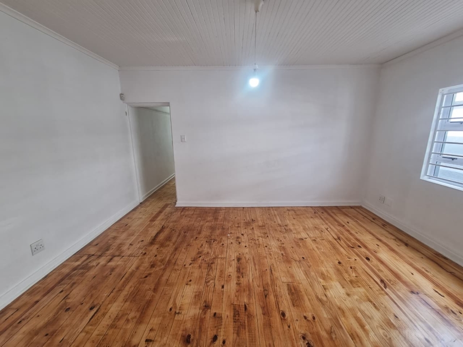To Let 2 Bedroom Property for Rent in Lansdowne Western Cape